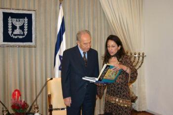 Nur Amersi: A memorable sunday morning in June with Shimon Peres, President of Israel