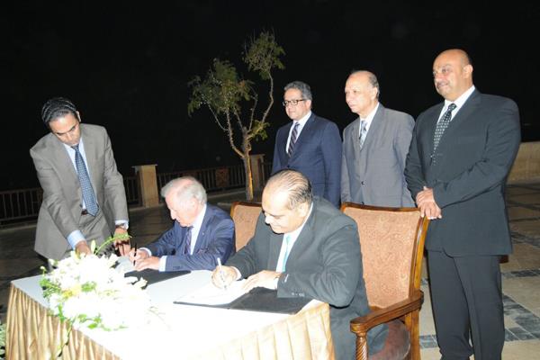 Egyptian antiquities ministry sign MoU with AKTC in archaeology, museology fields