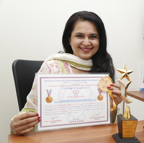 Dr. Farida Virani receives the NFED - Distinguished Educator and Scholar Award – 2016