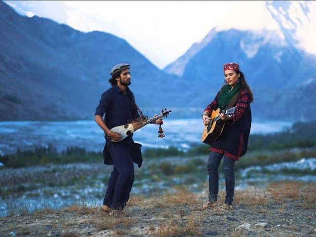 Irfan Ali Taj's new song with popular Pakistani singer Zoe Viccaji, will leave you pining for Chitral | The Express Tribune