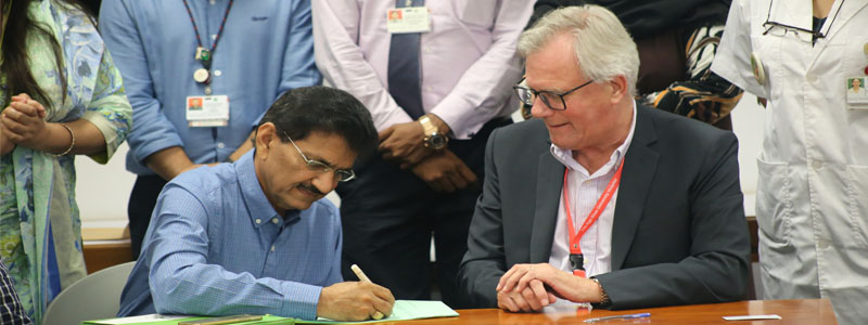 Aga Khan University Hospital works with the Government of Sindh for a TB free Pakistan