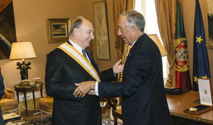 Portugal’s President Marcelo Rebelo de Sousa presents His Highness the Aga Khan with one of Portugal’s highest honours – the Grã-Cruz da Ordem da Liberdade, or Grand Cross of the Order of Liberty – in recognition of his service to uplifting lives around the world. (image credit: AKDN/Antonio Pedrosa)