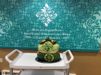 Fruit Carver, Chef: Salim Somani