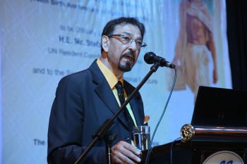 Dr Mohamed Keshavjee delivering the Seventh Gandhi Memorial Trust lecture at the Lake Club auditorium in Kuala Lumpur, Malaysia. Photo credit: Parvaiz Machiwala