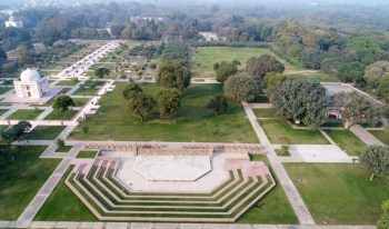 Established in the early 20th century to propagate plants for the city of New Delhi, the Central Public Works Department owned Sunder Nursery stands on 67 acres of land. It abuts Humayun’s Tomb World Heritage Site and the 12 acre Batashewala complex – both in the care of the Archaeological Survey of India. Since 2007, the Aga Khan Trust for Culture has partnered with CPWD and ASI to create a unique city park spread across 90 acres. AKTC