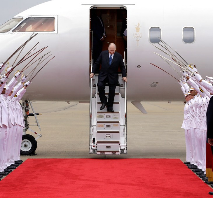 Aga Khan arrives to meet with thousands of Ismaili Muslims in Texas | Dallas News