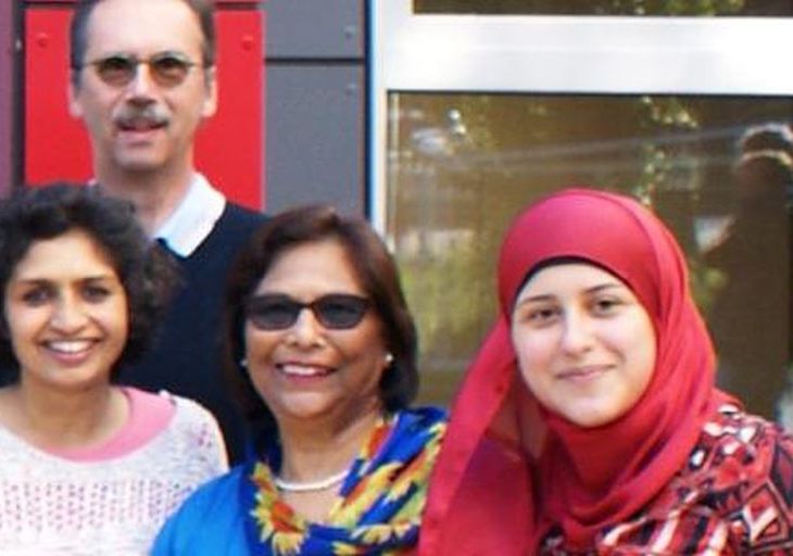 Yasmin Rathschlag-Islamshah (center) with members of the association "Women for Women in Stolberg". Photo: M.-L. Otten