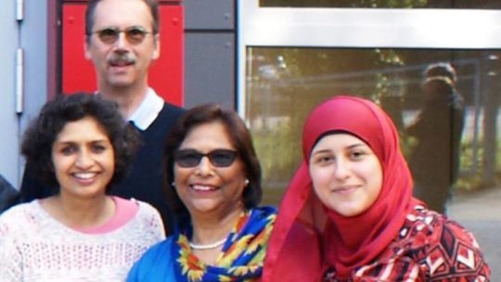 Yasmin Rathschlag-Islamshah (center) with members of the association "Women for Women in Stolberg". Photo: M.-L. Otten