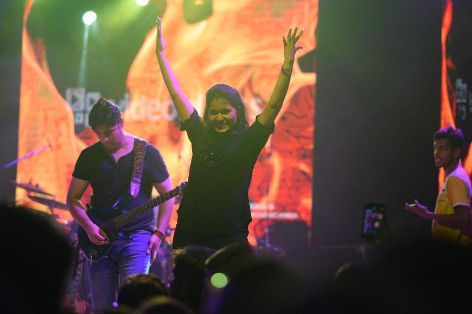 Azima Dhanjee & Strings Feeling The Music A Pakistani Band’s Concert