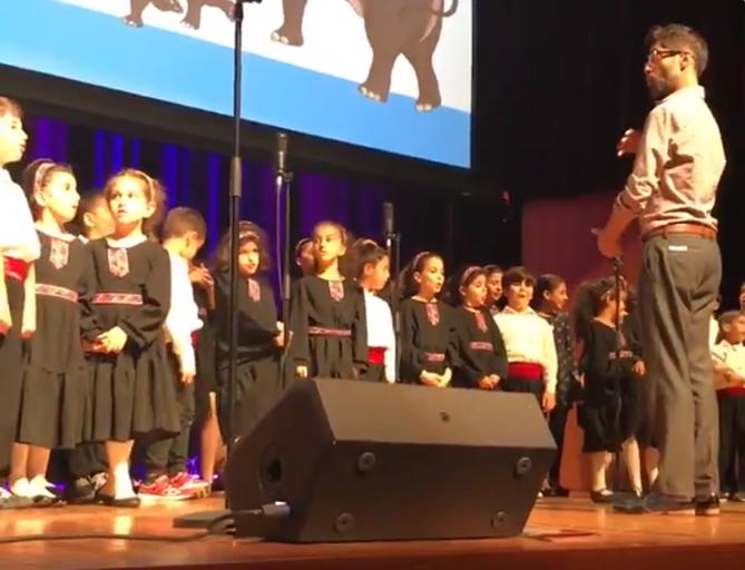 Hussein Janmohamed conducts Nai Children's Choir for 2018 Serenade! Choral Festival