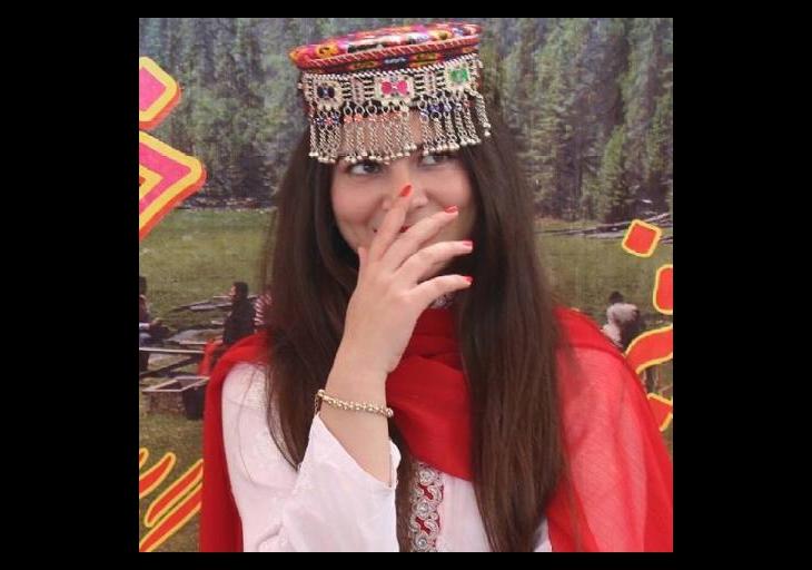 I dig little graves with my bare fingers | Poem Seemi Asad