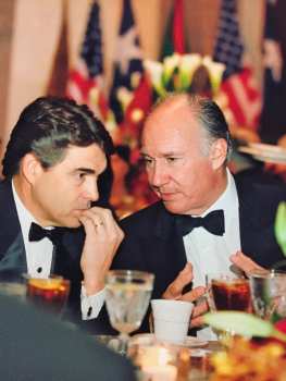 Austin, Texas, 30 October 2009 - Governor Rick Perry of Texas and His Highness Prince Karim Aga Khan IV at a banquet following the signing of a historic agreement between the US State of Texas and the Ismaili Imamat