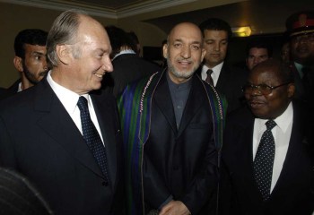Berlin, Germany. October 3, 2005: His Highness Prince Karim Aga Khan IV arriving for the Die Quadriga Award Ceremony at the Komische Oper with Hamid Karzai, President of Afghanistan, and Benjamin Mkapa, President of Tanzania. Image credit: AKDN / Gary Otte